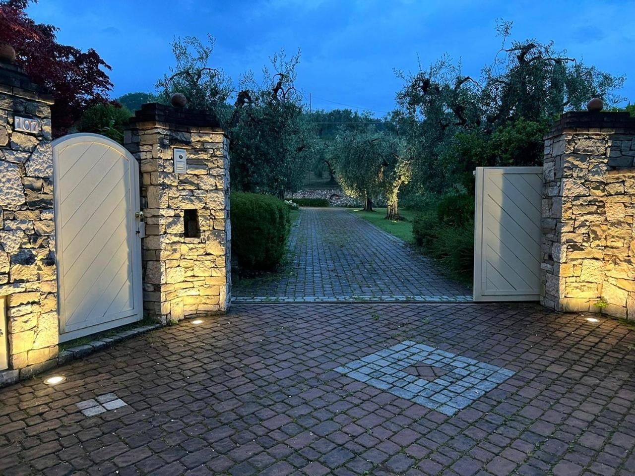 Villa Oleander Манерба-дель-Гарда Екстер'єр фото
